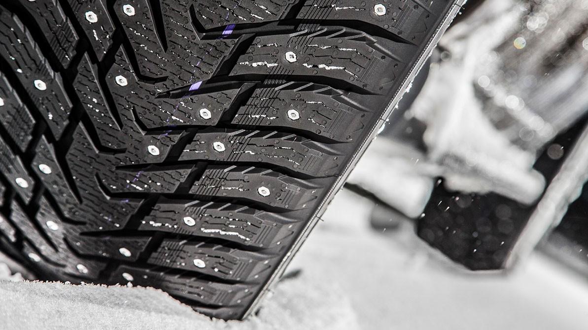 Напоминалка: с 1 декабря разрешено ездить только на зимних шинах