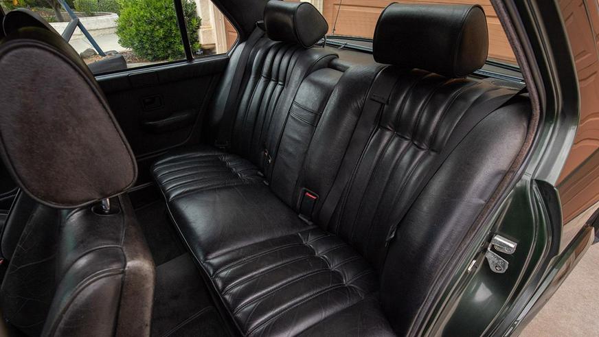 Королевскую BMW M5 выставили на торги