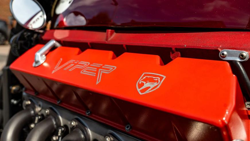 На торги выставили мотоцикл с мотором от Dodge Viper