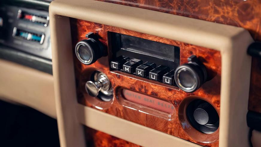 Старый Rolls-Royce Corniche стал необычным универсалом