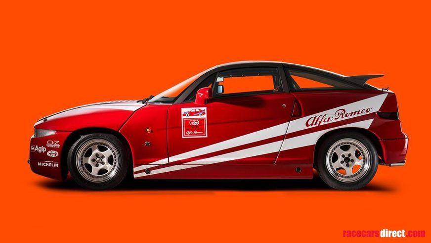 Alfa Romeo из 1990-х выставили на продажу за 185 000 евро Alfa Romeo из 1990-х выставили на продажу за 185 000 евро