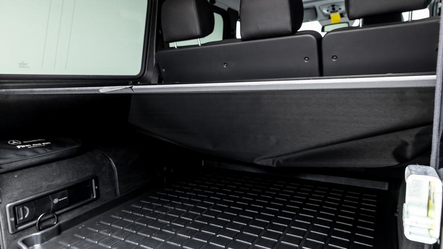 С молотка пустят новый гелик 2002 года выпуска