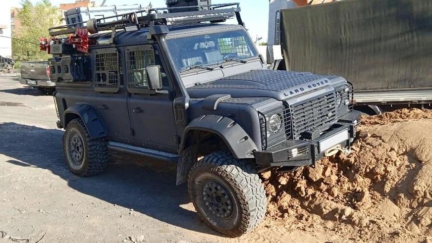 Land Rover Defender 2013 года выпуска