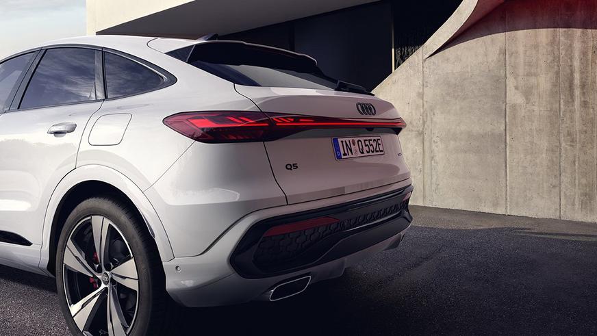Кроссоверы Audi Q5 стали подзаряжаемыми гибридами