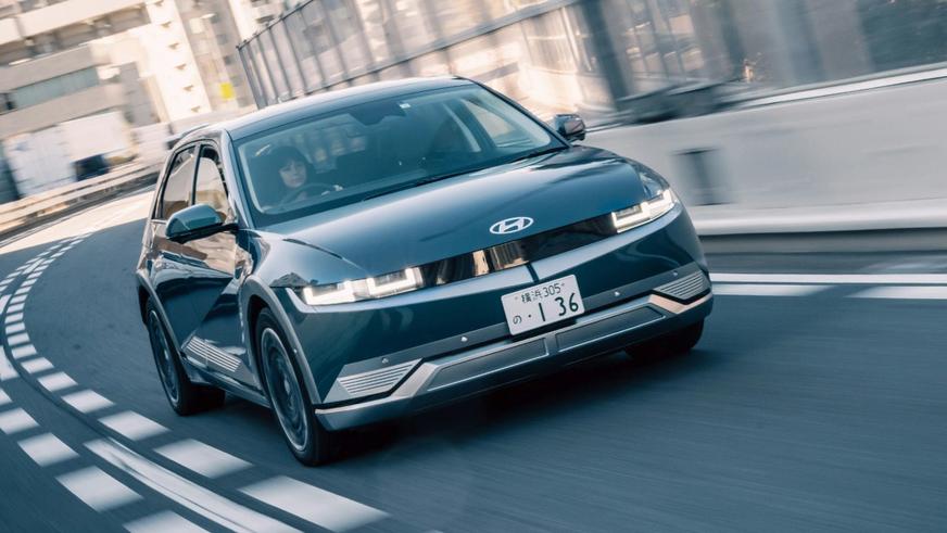 Автомобилями года в Японии стали крохотные электрокары-близнецы