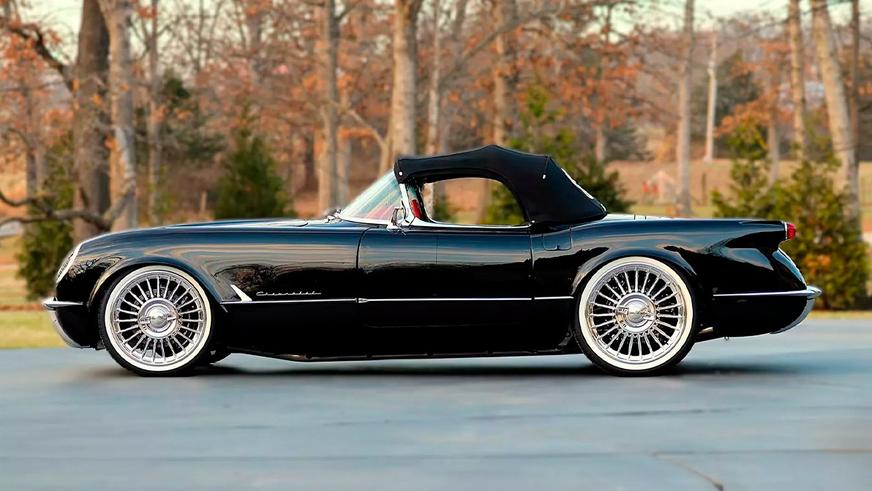 Искусно сделанный рестомод Corvette выставят на торги в США
