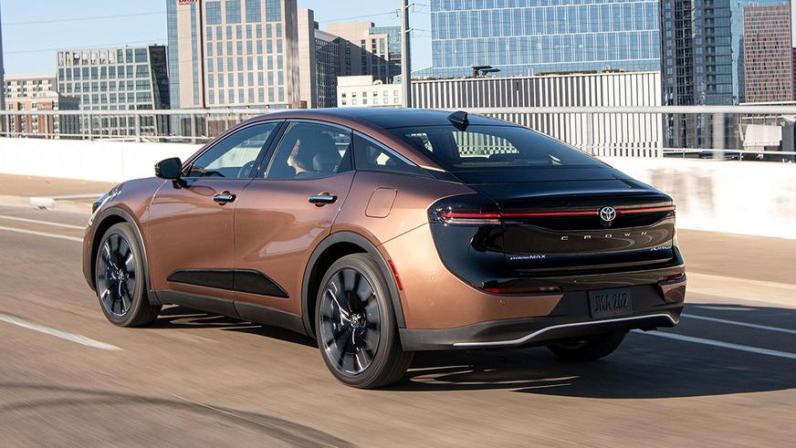 Toyota сделала Crown самостоятельной маркой для Китая