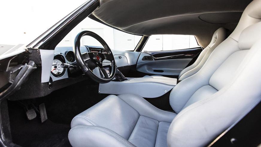 Киномодификацию Dodge Viper под названием Defender выставили на торги