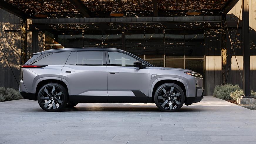 Toyota показала новый Highlander. Это электромобиль