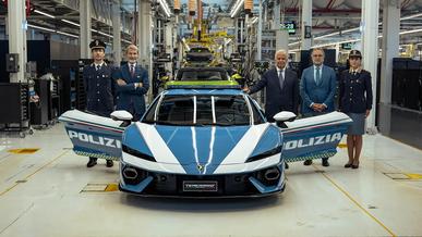 Итальянская полиция получила 907-сильный Lamborghini