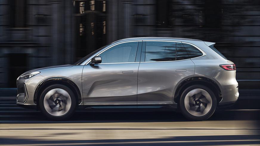 Новый кроссовер Geely проедет без подзарядки 530 км