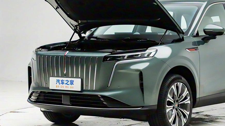 Hongqi HS6 стал самым дальнобойным гибридным кроссовером