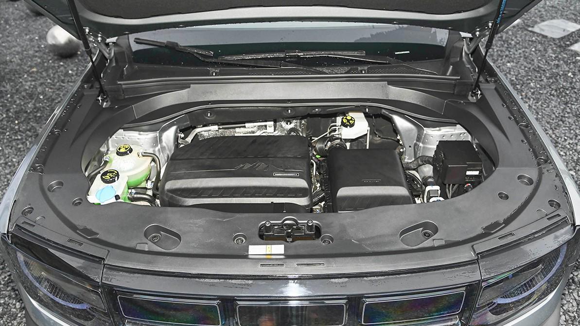 Бюджетный кроссовер BAIC BJ30 — суровая внешность и передний привод
