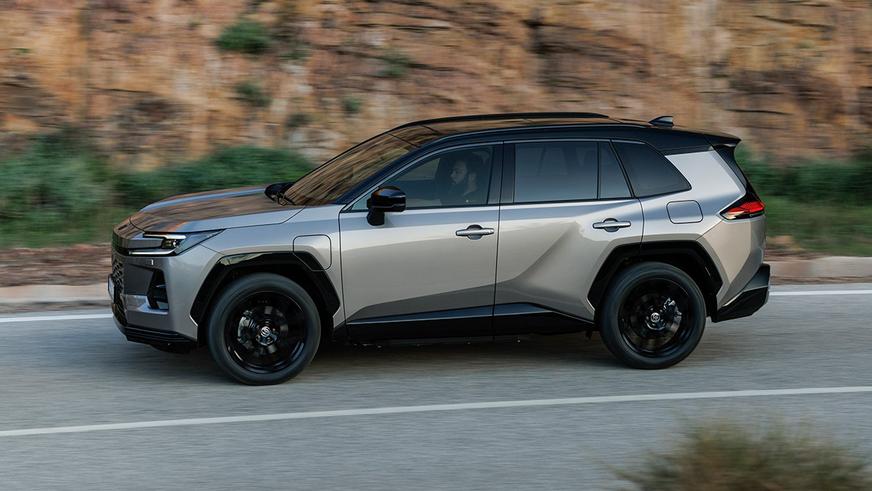 Новый RAV4 в&nbsp;Казахстане будет только гибридным