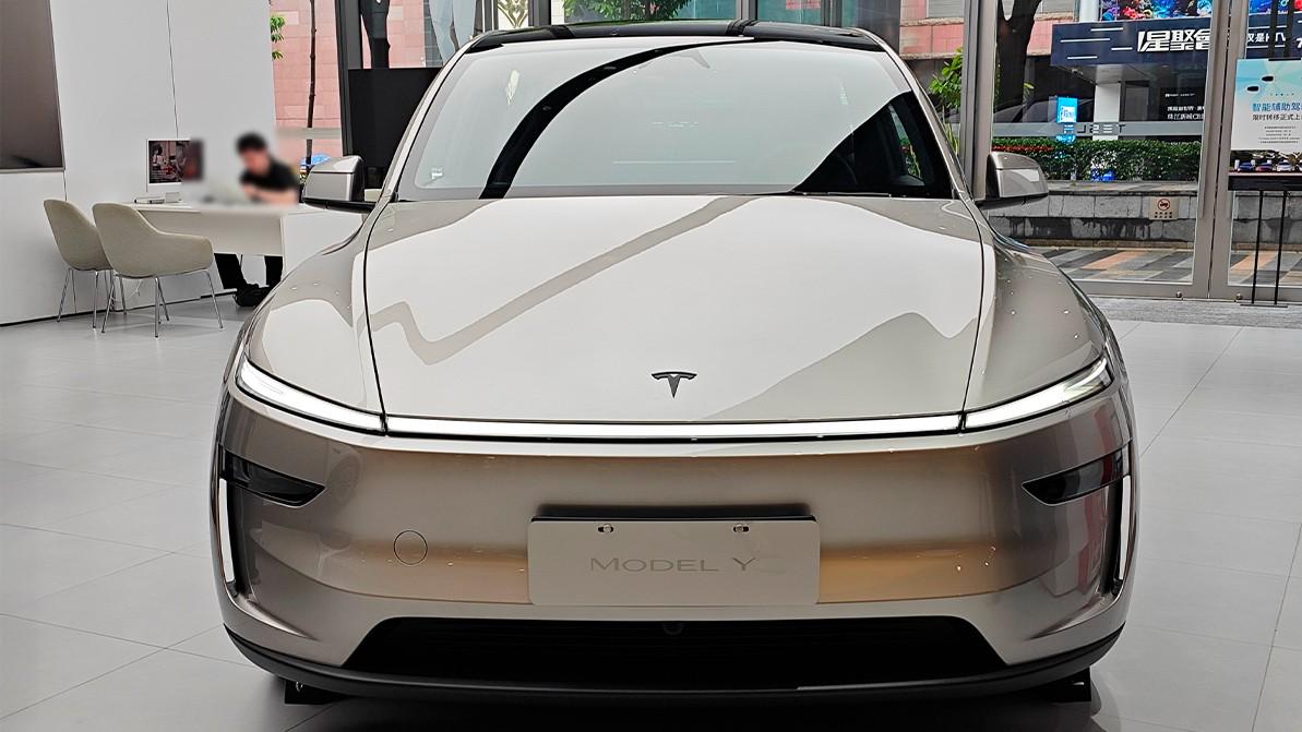 Алты орынды Tesla Model&nbsp;YL қытайларға ұнамады