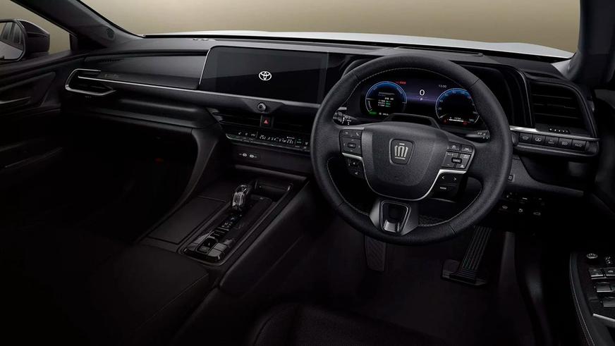 Юбилей Crown в Toyota отметили сразу двумя спецверсиями
