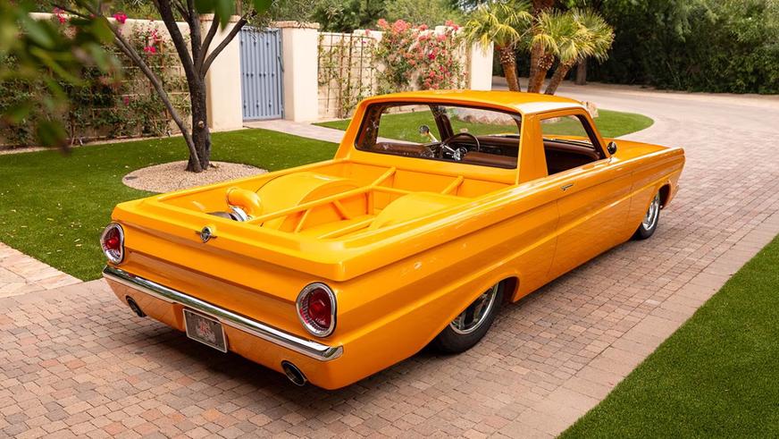 С молотка уйдёт пикап Ford с 10-литровым мотором и турбинами в кузове