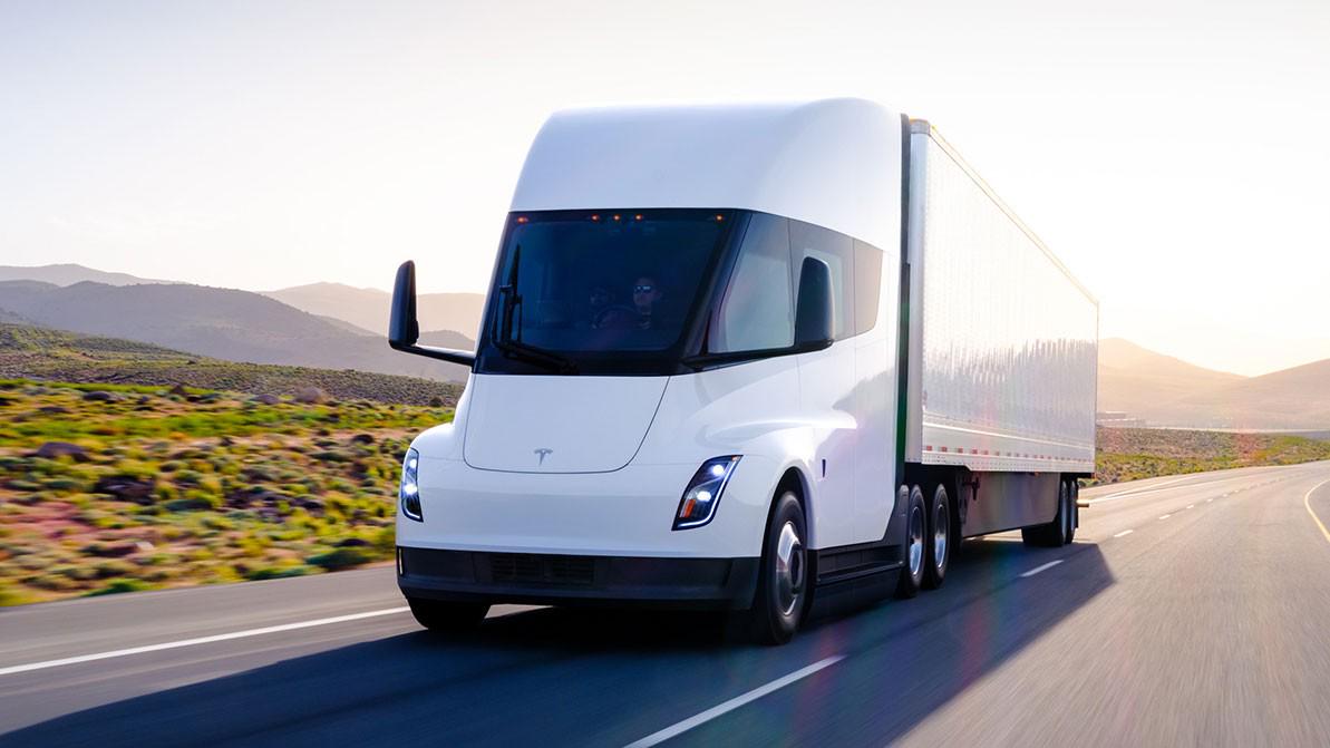 Первое серьёзное ДТП с Tesla Semi