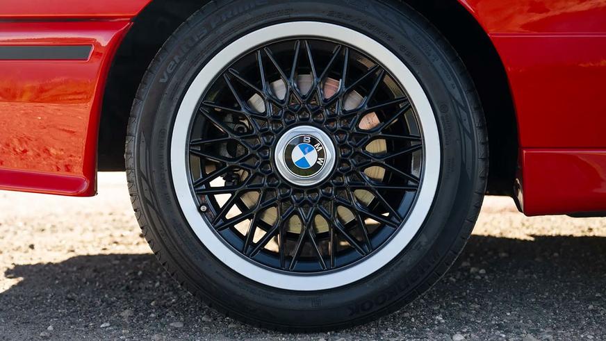 Очень редкую BMW M3 хотят продать за 200 тысяч долларов