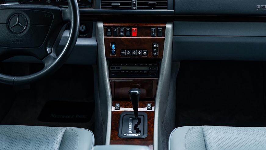 Более 175 млн тенге заплатили за Mercedes-Benz 500E (W124)