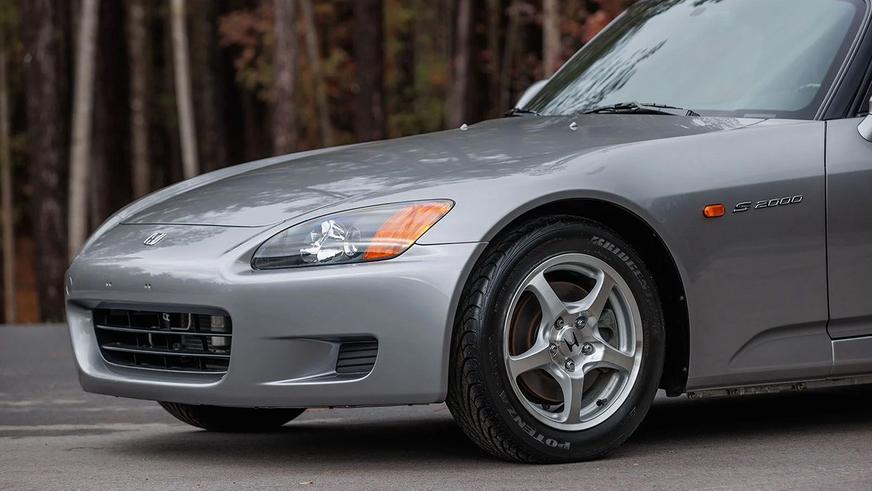 За 25-летнюю Honda S2000 без пробега отдали 95 000 долларов