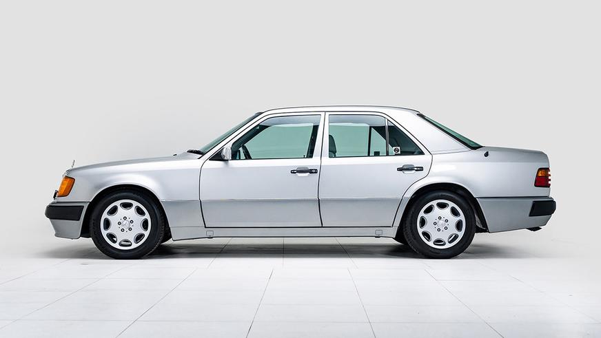 Более 175 млн тенге заплатили за Mercedes-Benz 500E (W124)