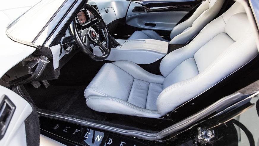 Киномодификацию Dodge Viper под названием Defender выставили на торги