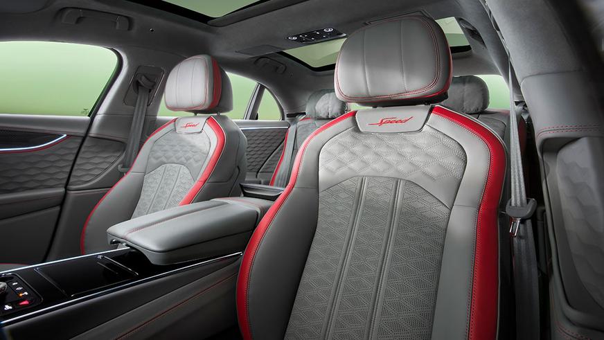 Седан Bentley Flying Spur стал мощным гибридом с V8