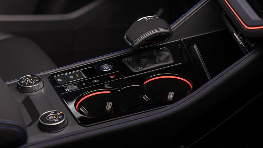 Первые фото обновлённого Volkswagen Touareg