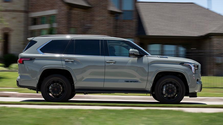 Названы цены на новую Toyota Sequoia