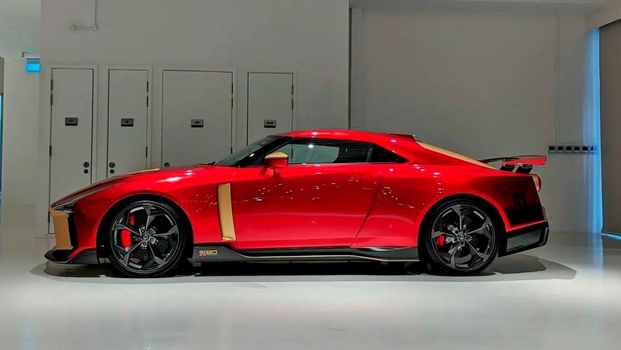 Посмотрите на GT-R, похожий на летающий костюм Железного человека