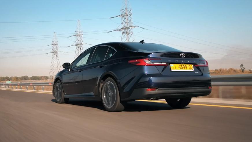 Toyota Camry 80 HEV: официальная и… гибридная?
