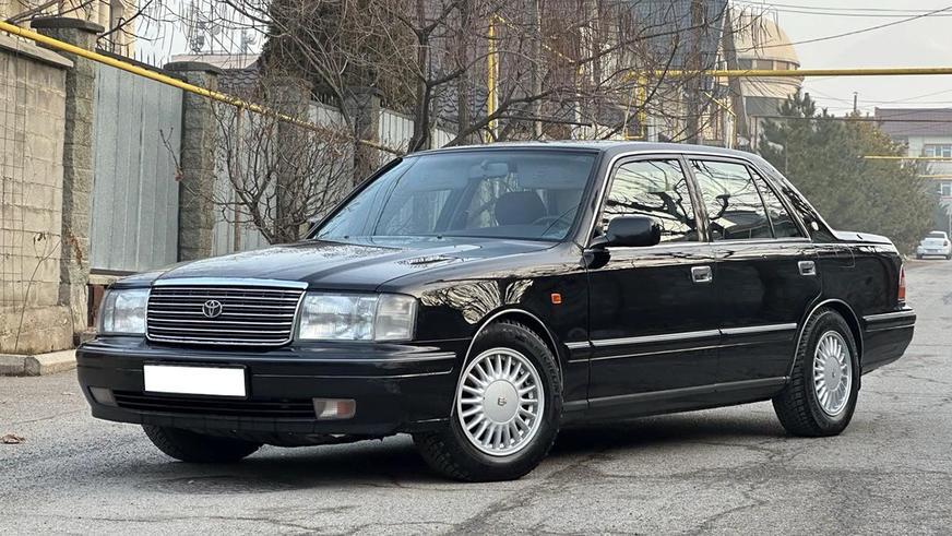 Toyota Crown (S150) с левым рулём продают за 10 млн тенге на Kolesa.kz