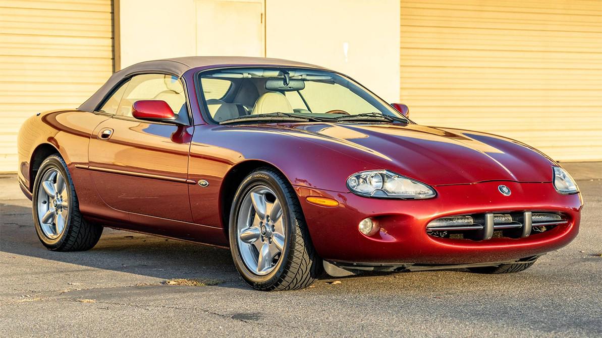 Jaguar XK8 (1997 г.)