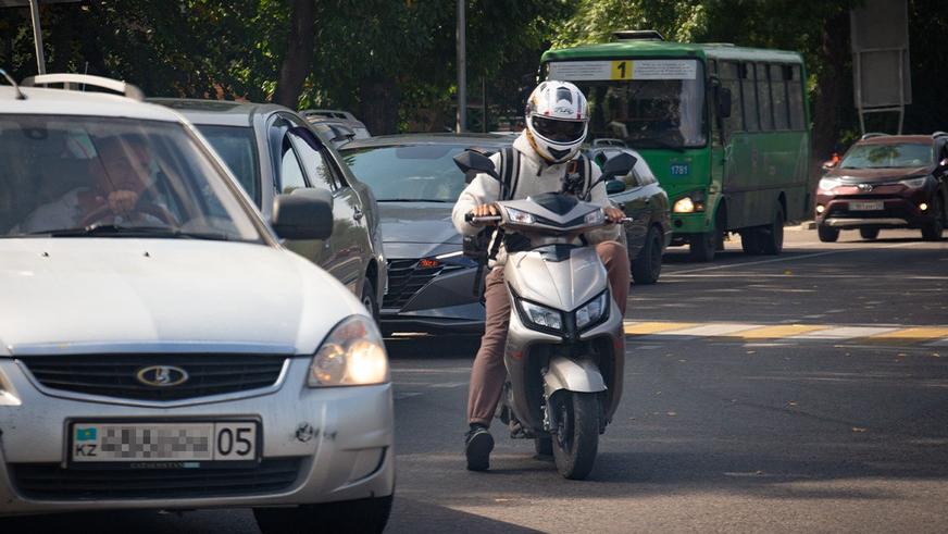 Куәліксіз және нөмірсіз жүрген мопедистерге қандай айыппұл салынады