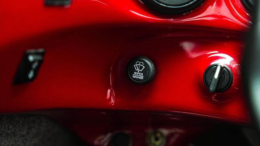 Крохотный и очень редкий электрокар ушёл с молотка