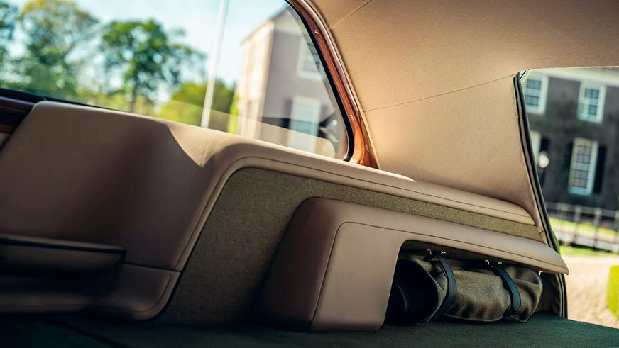 Старый Rolls-Royce Corniche стал необычным универсалом