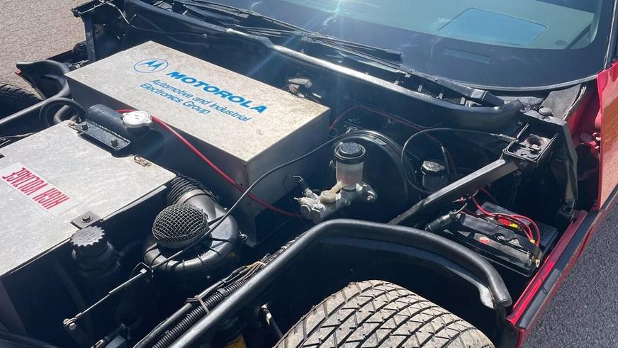 Первый электрический Corvette был сделан инженерами… Motorola