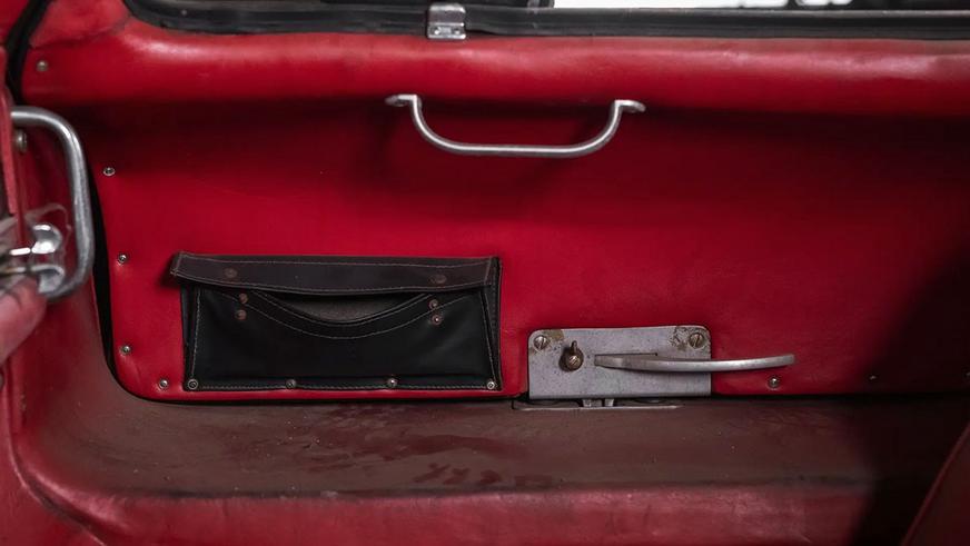 Уникальный Mercedes-Benz, который 50 лет никто не видел, уйдёт с молотка