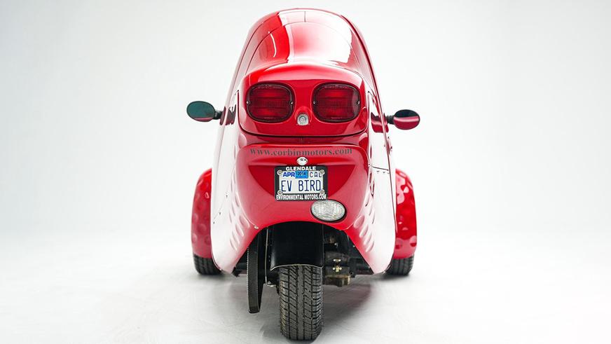 Крохотный и очень редкий электрокар ушёл с молотка