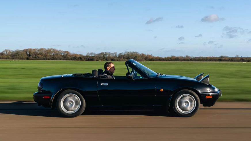 Классическую Mazda MX-5 превратили в электромобиль