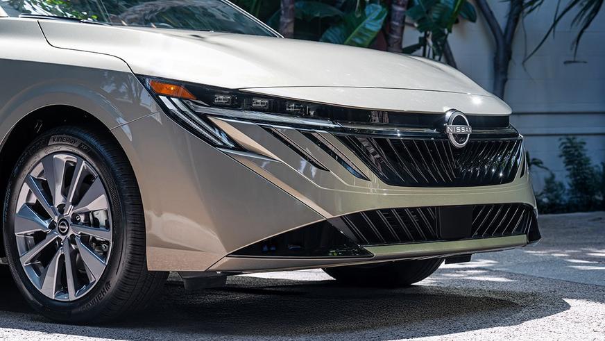 Седан Nissan Sentra сменил поколение