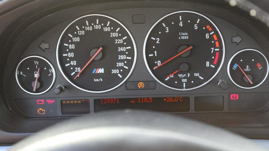 BMW M5 в кузове классического купе выставили на торги