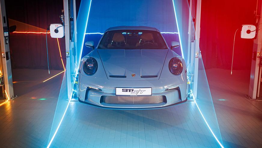 Электрический Porsche Cayenne добрался до Казахстана. Сколько стоит?
