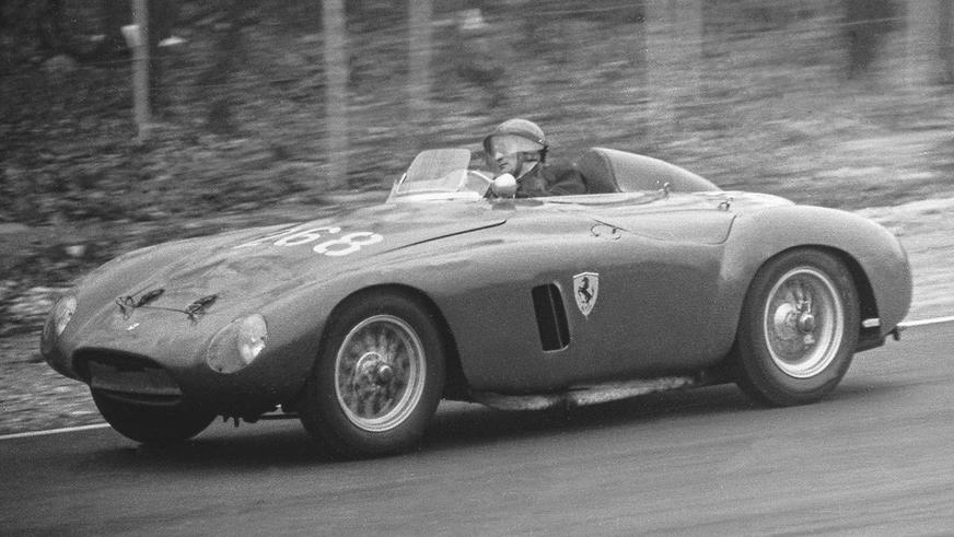 Сгоревший много лет назад Ferrari продали почти за два миллиона долларов