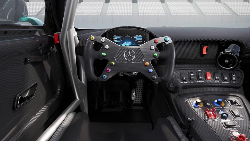 Mercedes-AMG выпустила самый мощный трековый спорткар