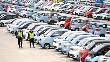 Электрокары и гибриды заняли более половины рынка КНР