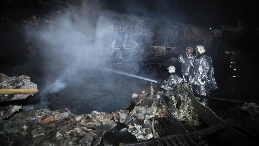 Загоревшийся бензовоз едва не взорвал склад ГСМ в Алматы. Что случилось?