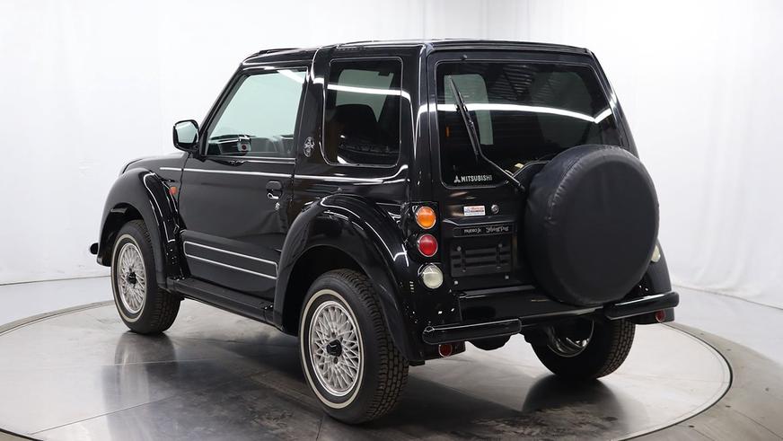 Необычный Pajero замечен в продаже
