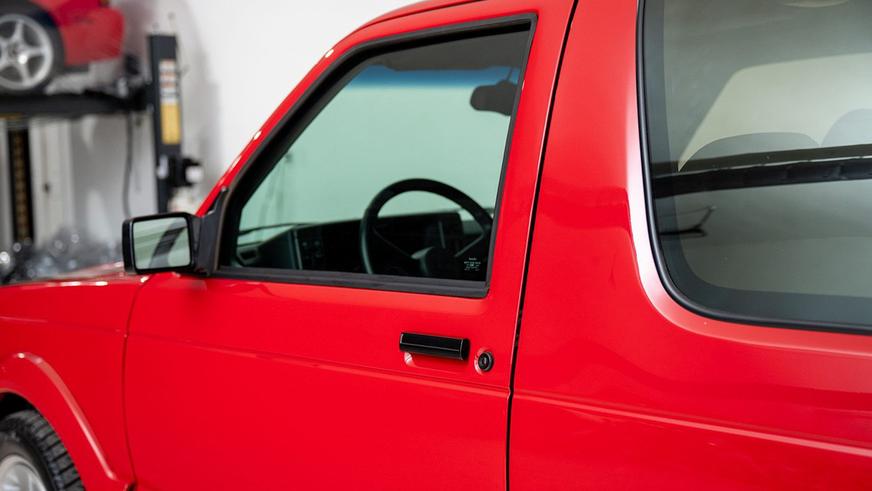 GMC Typhoon из 1990-х продали дороже Porsche Cayenne и Range Rover